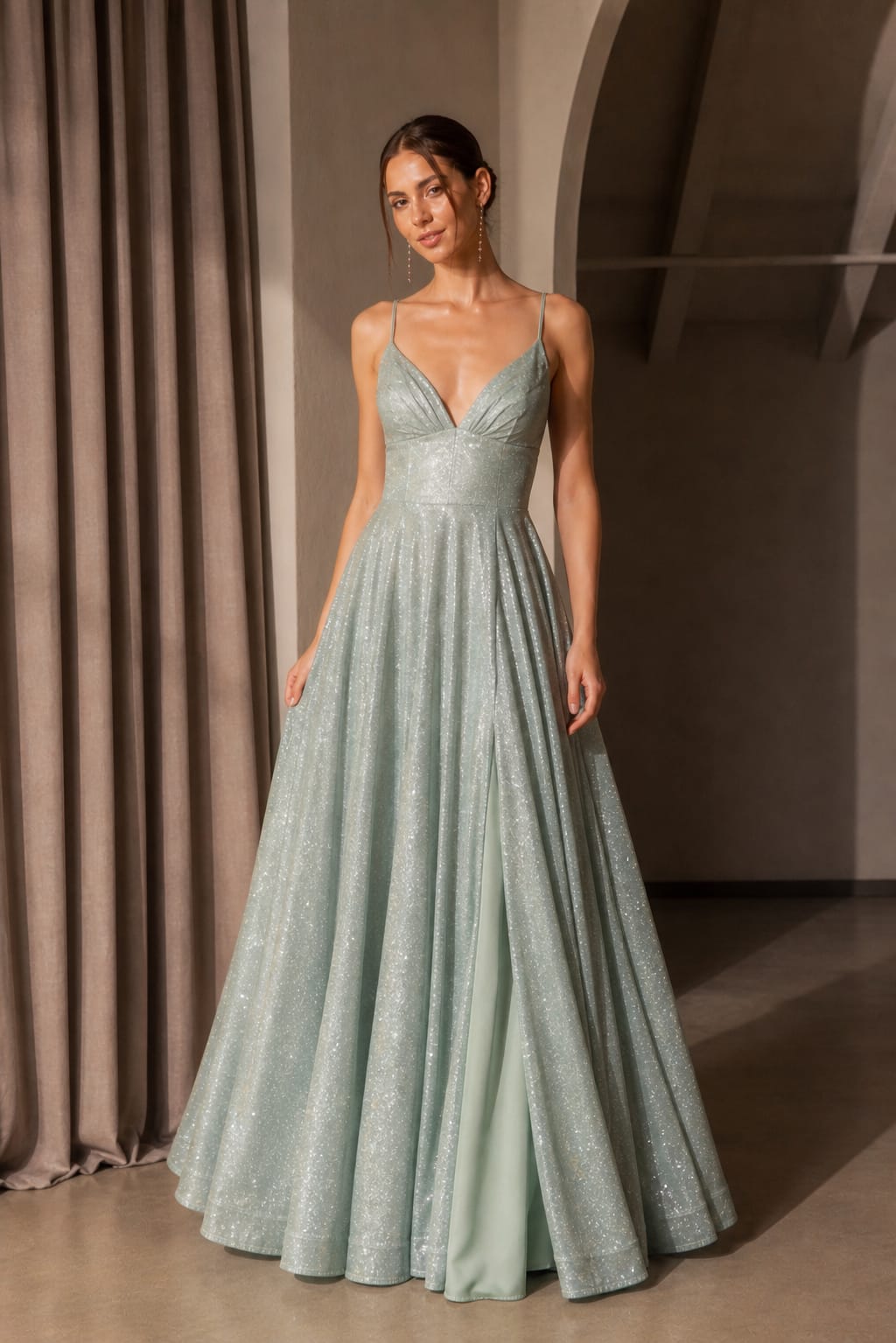 glamour mint green plesové šaty